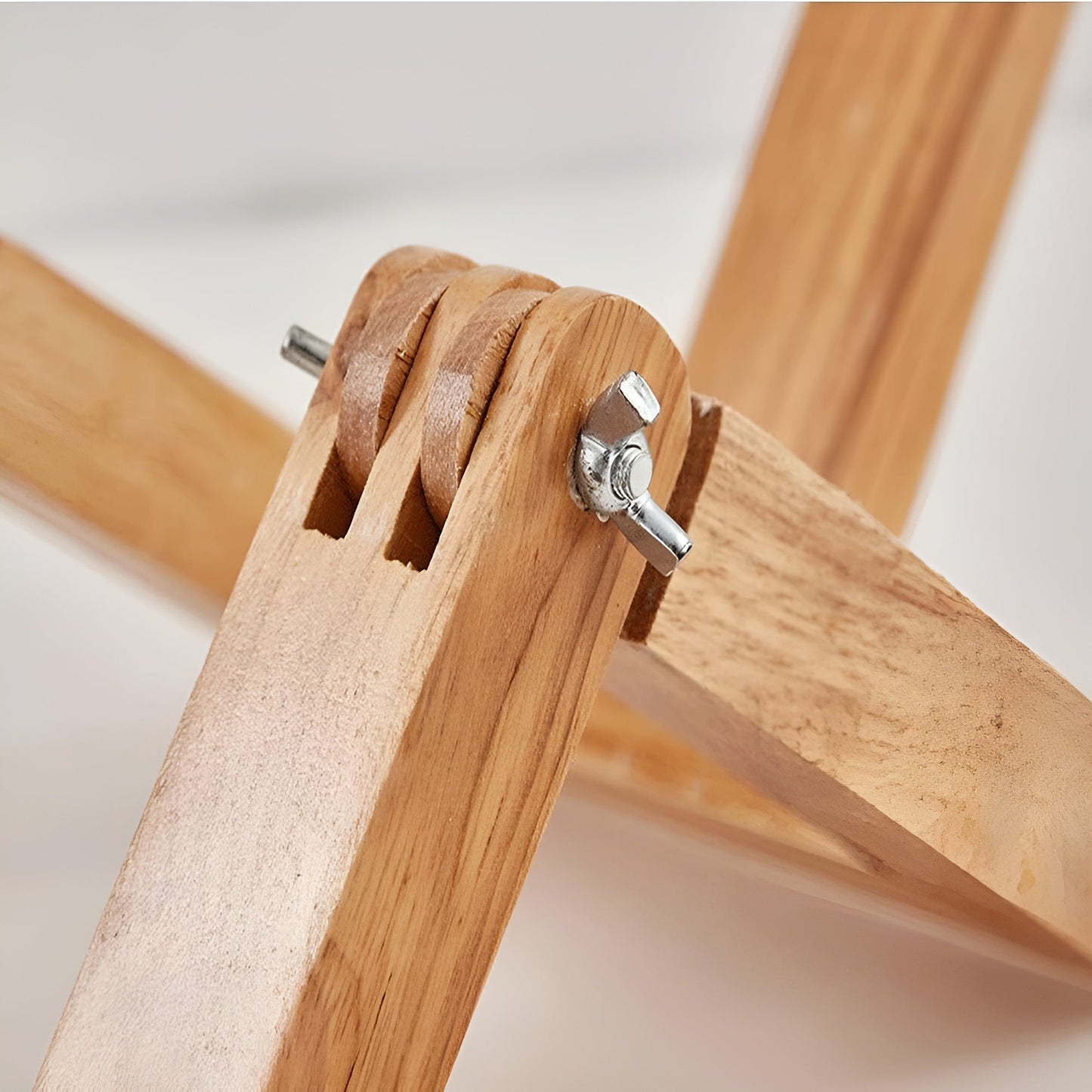 Flexible Robot Schreibtischlampe aus Solid Wood – LumoBot | Brehn