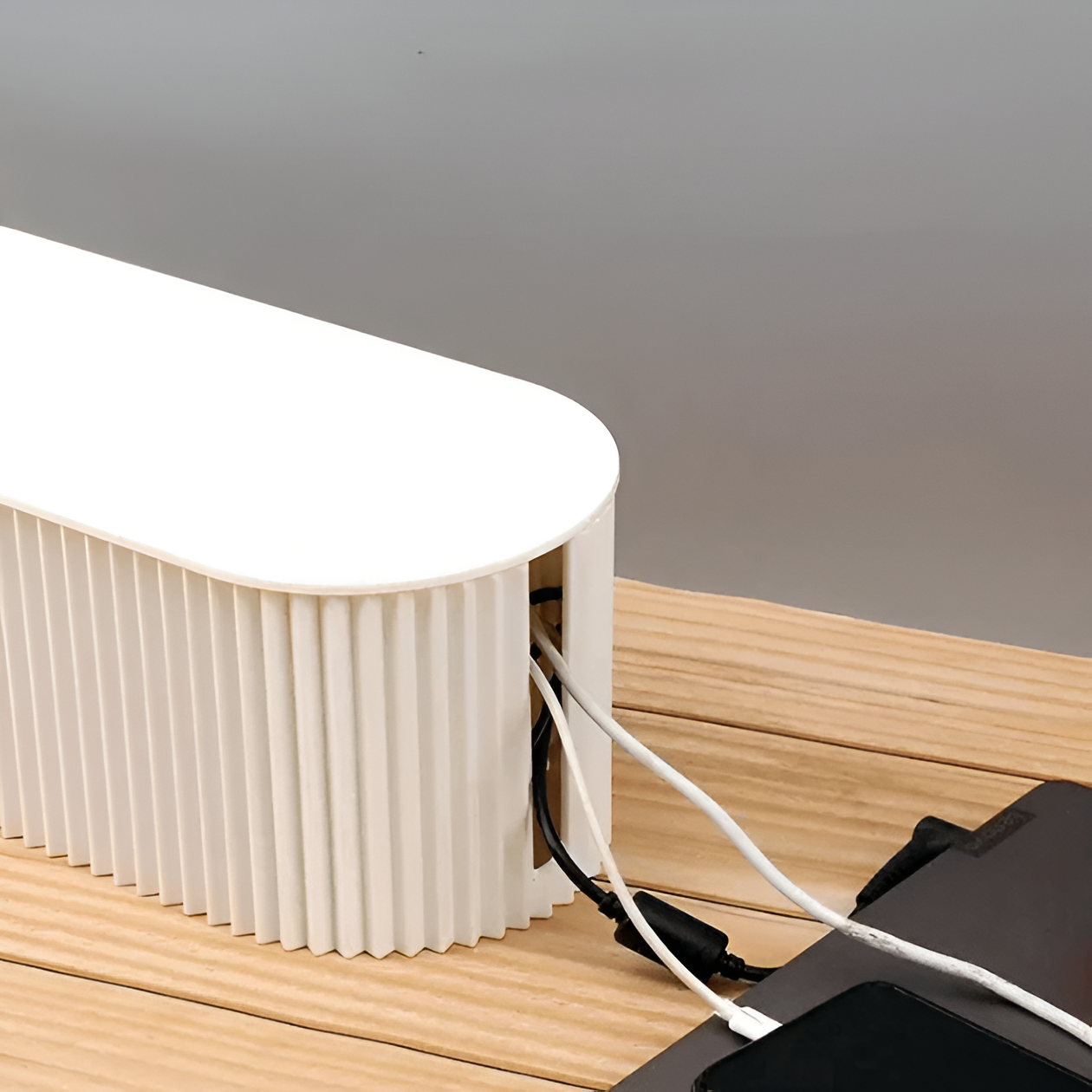 Brehn | Minimalistische Kabelbox im Macaron-Stil