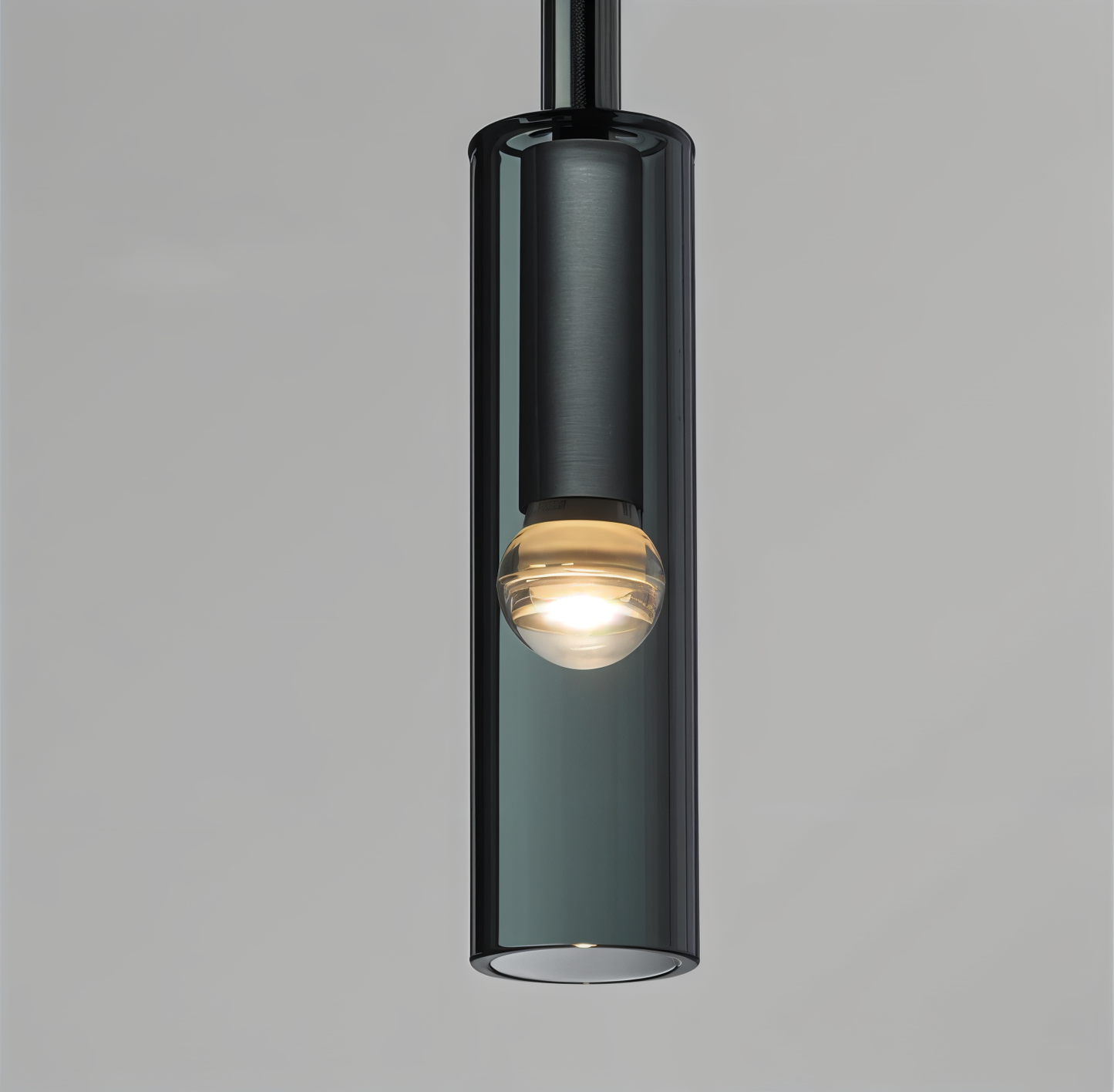 Minimalistische Wandleuchte mit Rauchglas – Orvane | Brehn