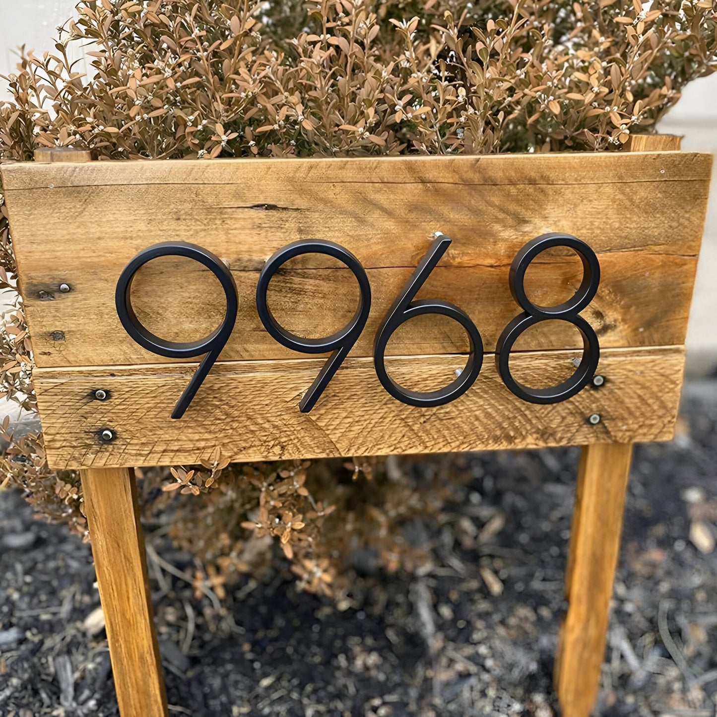 Brehn | Schwarz Ganz Hausnummer  -  Hausnummer Modern  -  Hausnummer Schild