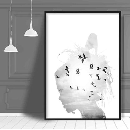 Schwarz-Weiß-Modefoto: Frauensilhouette, Vogelmotiv