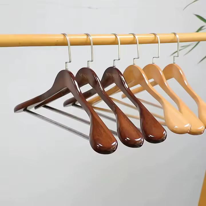 Brehn | Breite Holzkleiderbügel 10 Stück
