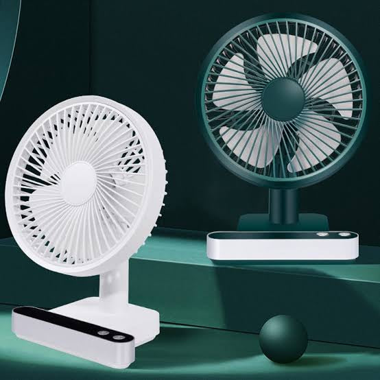 F702 Automatischer schüttelnder Desktop-Elektroventilator mit LED-Anzeige | Brehn