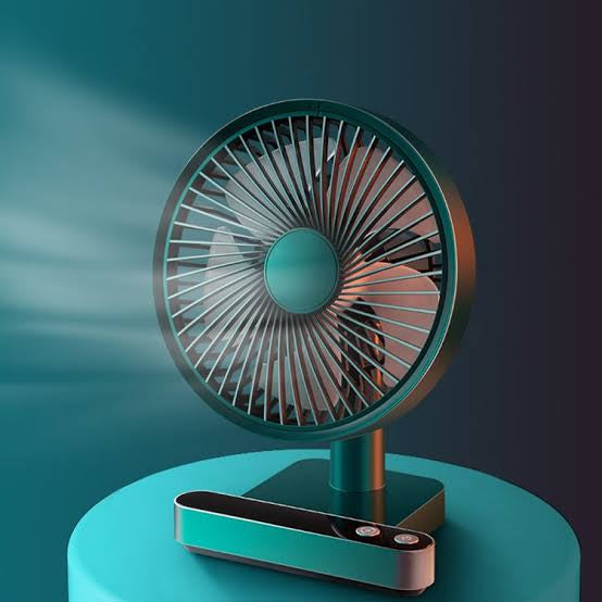 F702 Automatischer schüttelnder Desktop-Elektroventilator mit LED-Anzeige | Brehn