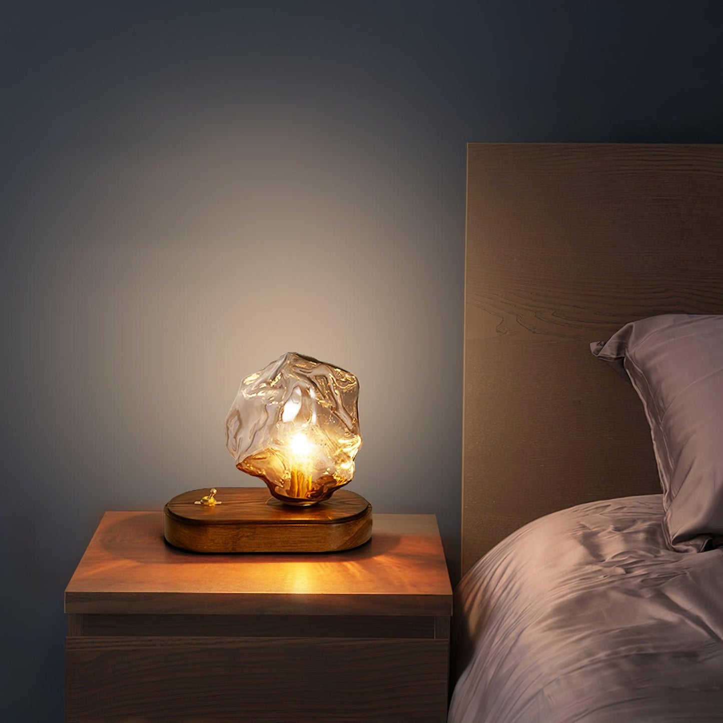 Brehn | GlowCraft Tischlampe - Elegante kabellose Tischlampe mit Bewegungssensor
