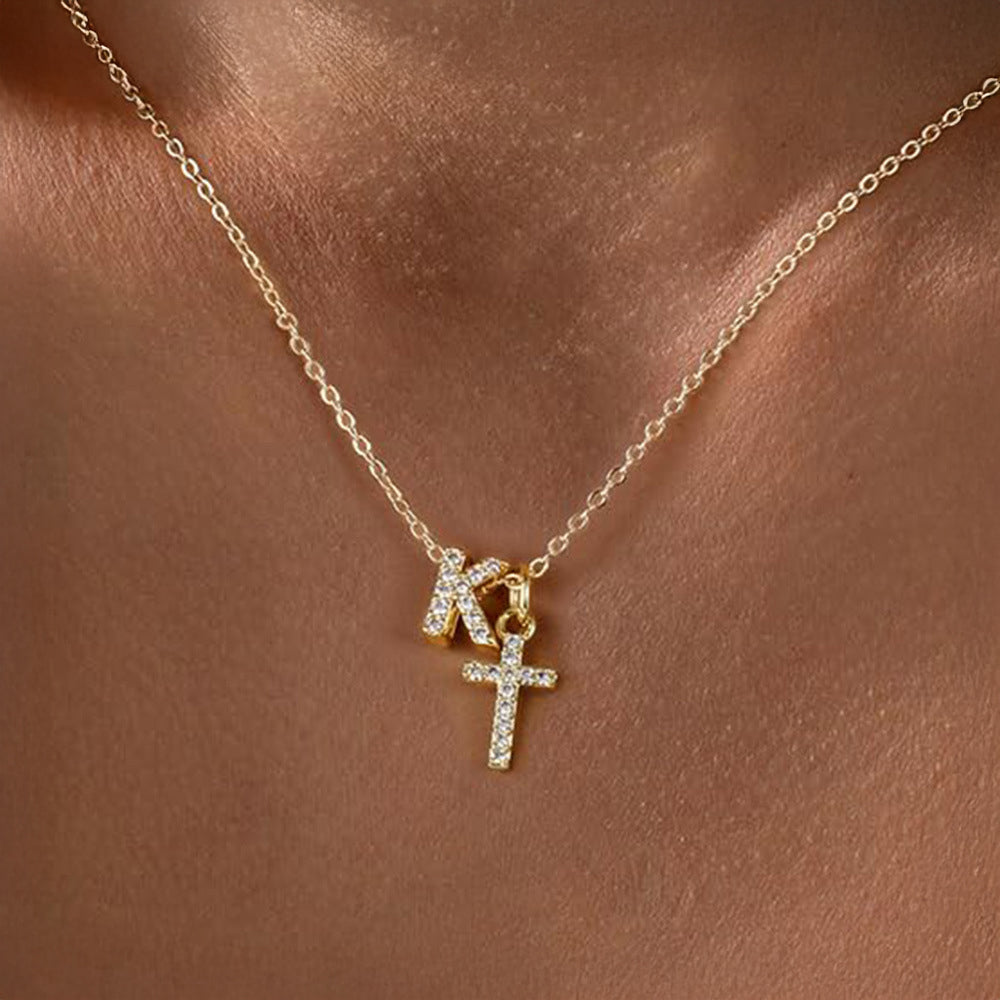 Brehn | Zarte Diamant Initial & Kreuz Halskette