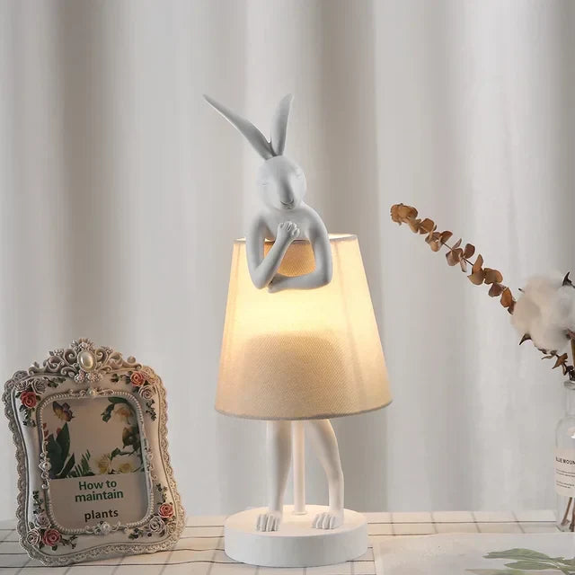Rabbit Tischlampe – Dimmbares LED-Nachtlicht im modernen Design für das Kinderzimmer & Wohnzimmer | Brehn