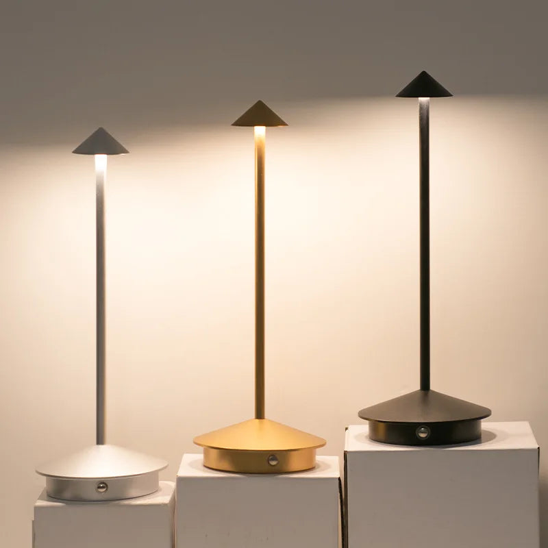 Moderne LED Tischleuchte mit Berührungssensor – Dimmbar, Kabellos und Minimalistisches Design | Brehn