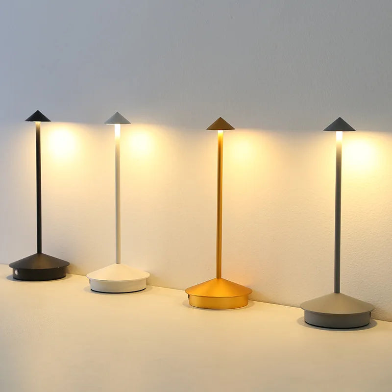 Moderne LED Tischleuchte mit Berührungssensor – Dimmbar, Kabellos und Minimalistisches Design | Brehn