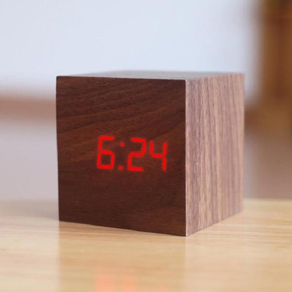 LED Holz Würfel Wecker | Brehn
