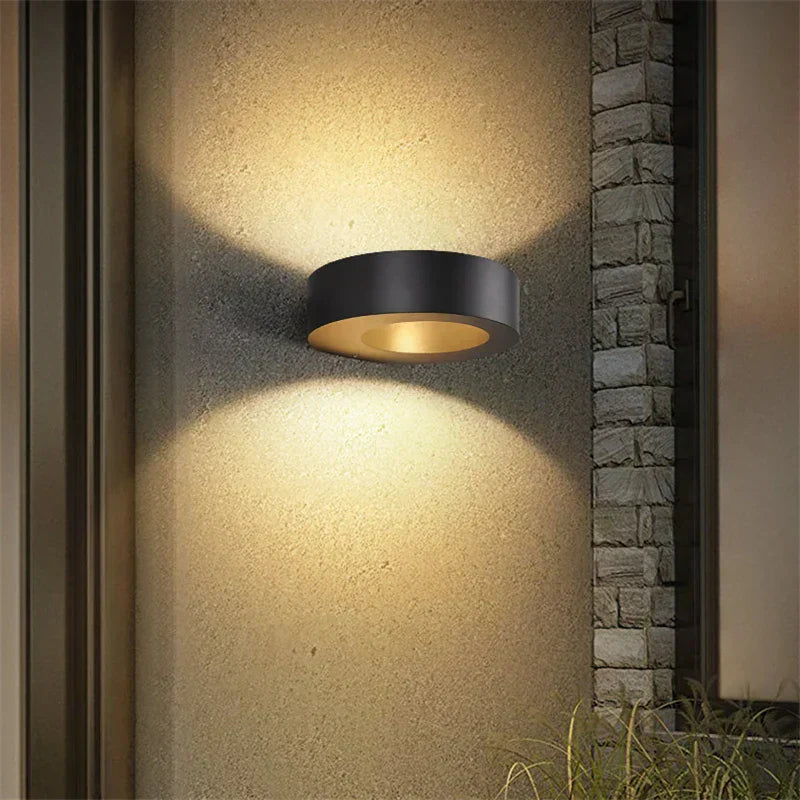 Brehn | Dekorative Lampe aus Aluminium