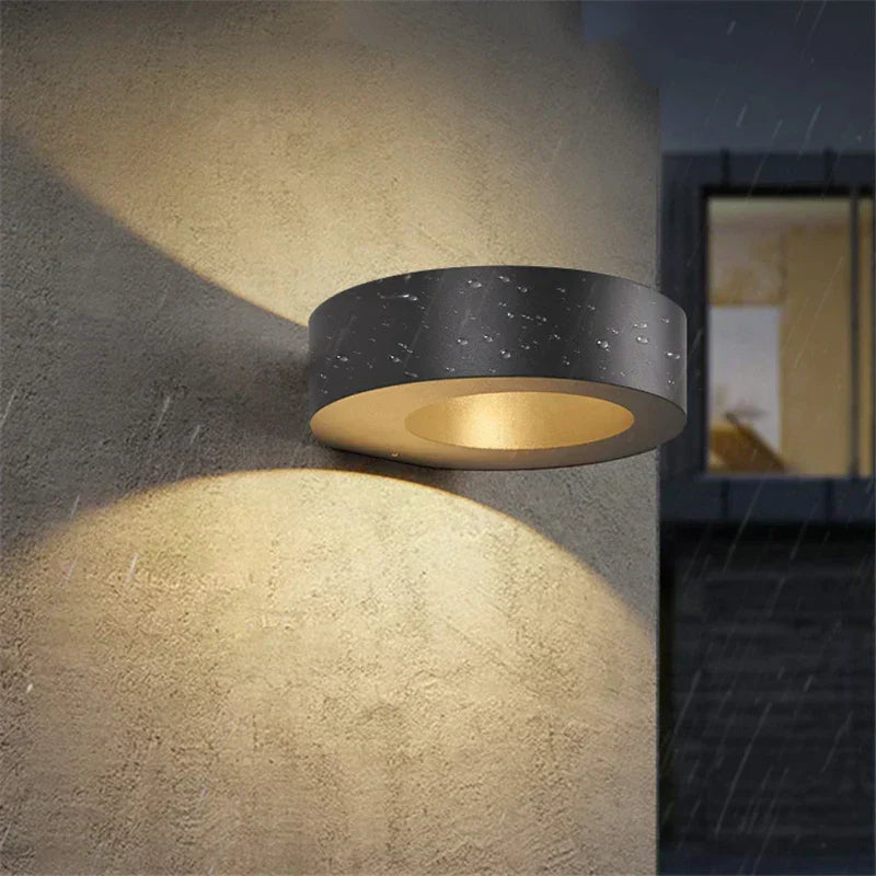 Brehn | Dekorative Lampe aus Aluminium