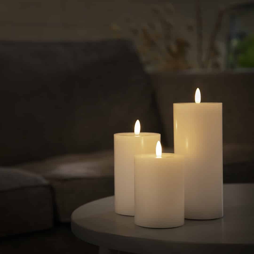 LED Kerze (1 Stück) mit realistischer 3D Flamme 5 x 20 cm | Brehn