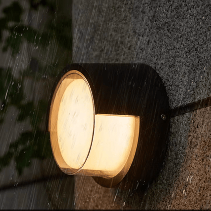 Moderne LED-Außenwandleuchte mit Bewegungsmelder