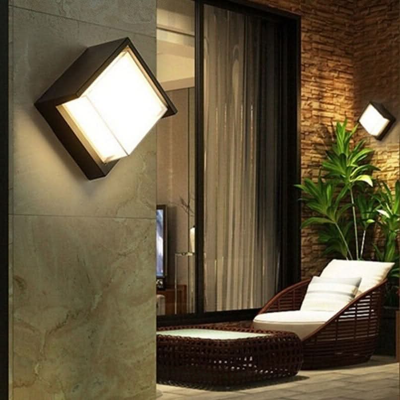 Moderne LED-Außenwandleuchte mit Bewegungsmelder