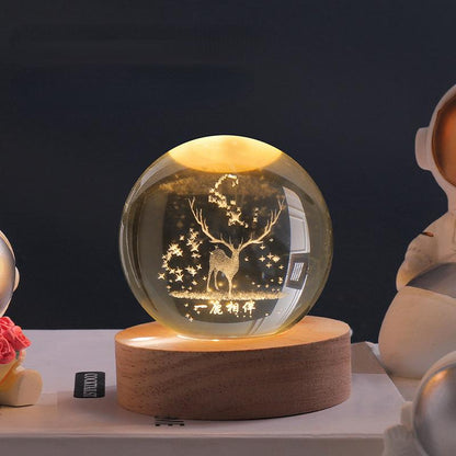 Leuchtende Kristallkugel mit LED – Dekorative 3D-Glaskugel mit Galaxie-Design und Holzsockel | Brehn