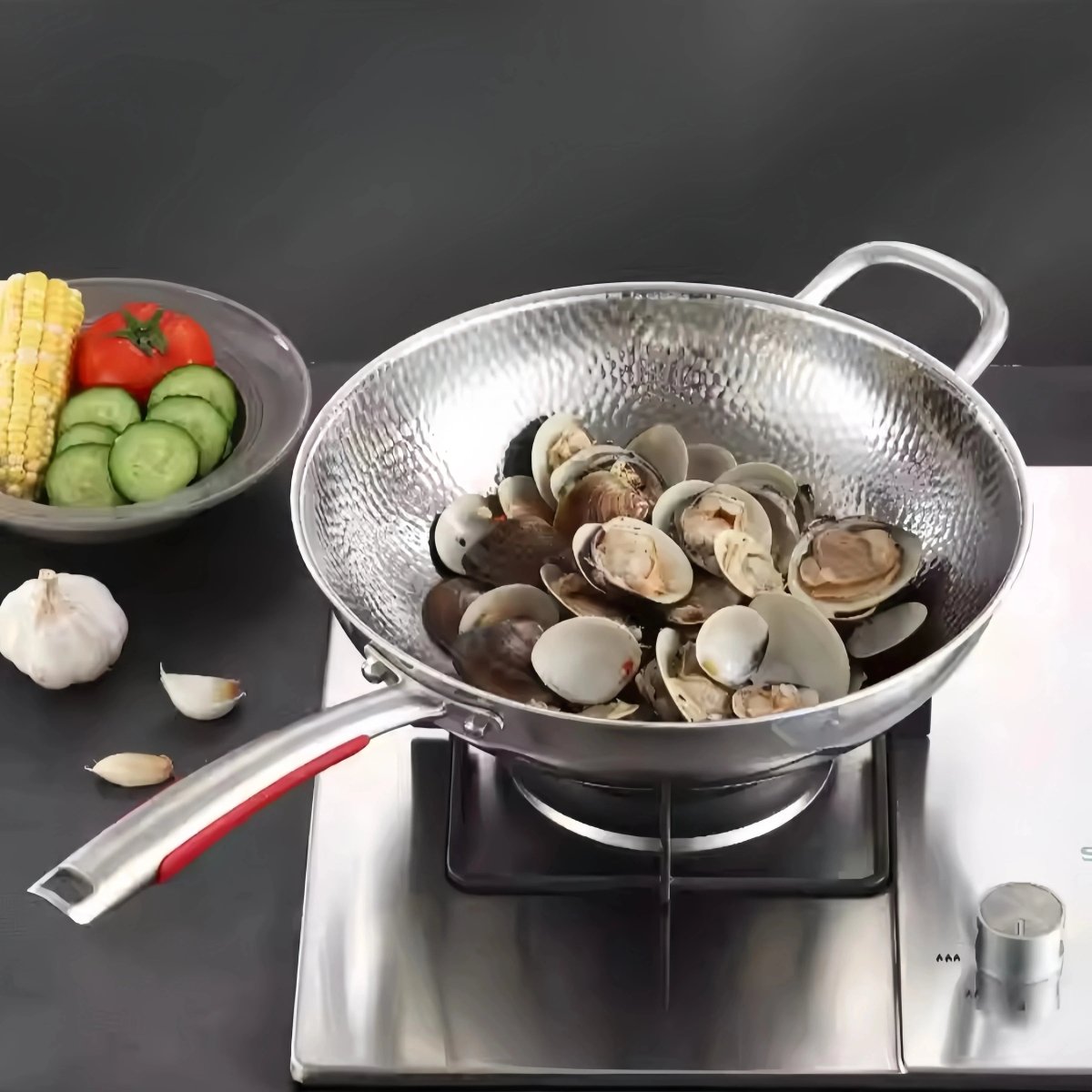 TitanFlair Wok — Braten ohne Ankleben für grenzenloses Kochvergnügen | Brehn