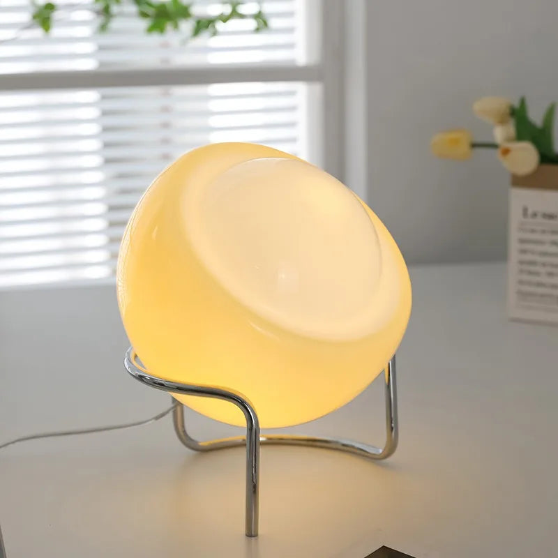 Mittelalterliche Glaslampe – Kreative Tischlampe im nordischen Design für Wohnräume | Brehn