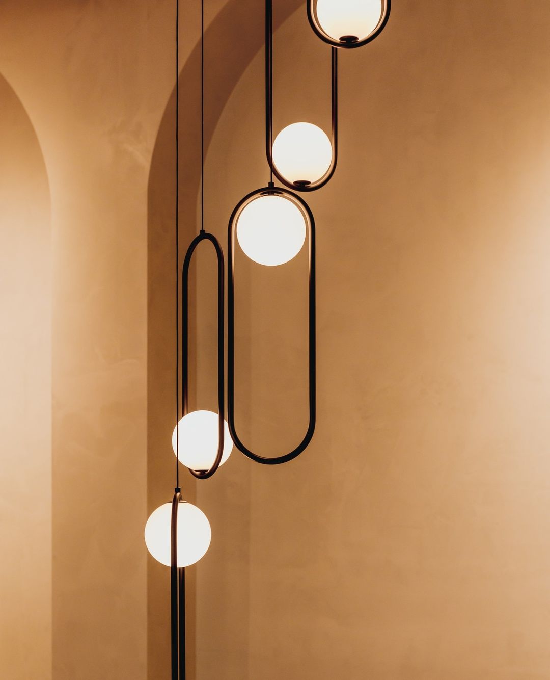 Moderne und Elegante Pendelleuchte - Stilvolle Hängelampe für Innenbeleuchtung | Brehn