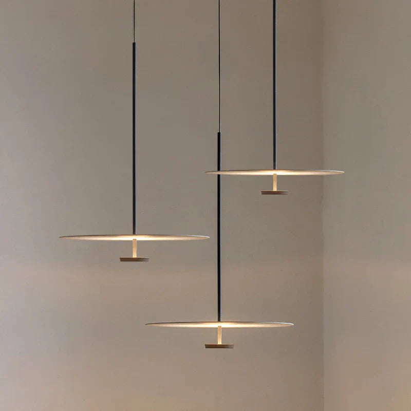 Moderne elegante Arc LED Ring Pendelleuchte - Minimalistisches Design für Wohnzimmer & Esszimmer | Brehn
