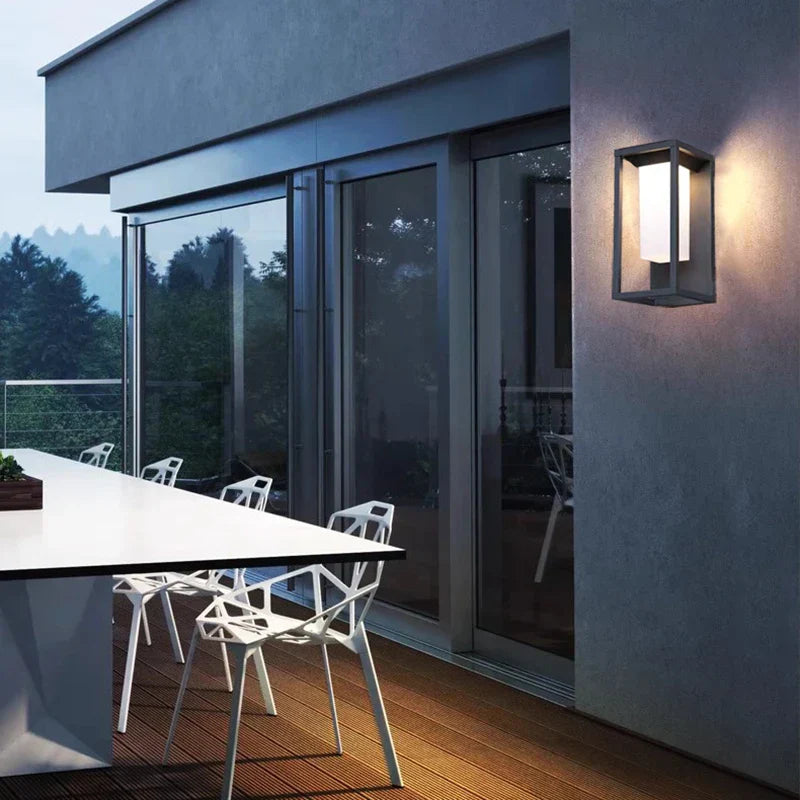 Moderne LED-Wandleuchte für Außenbereich, energiesparend und wetterfest | Brehn