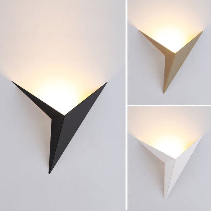 Minimalistische Dreieckige LED Wandleuchte | Modernes Design in Schwarz/Weiß | Perfekt für Wohnzimmer und Badezimmer | Brehn