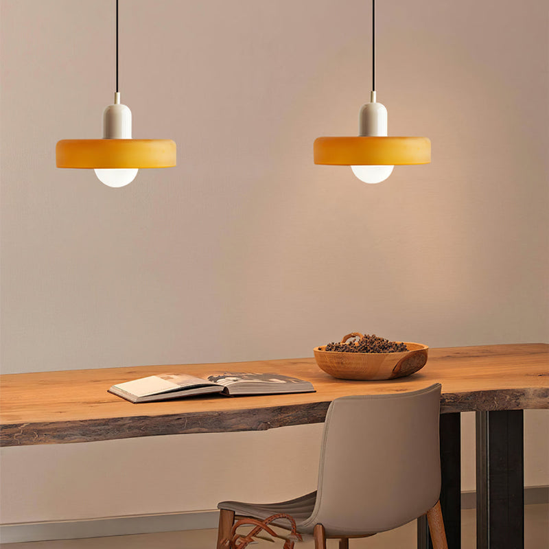 Farbenfrohe Bauhaus-Style Pendelleuchte - StiloGlas | Brehn