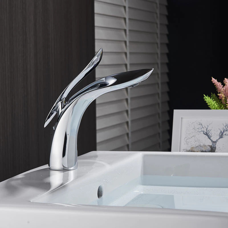 Brehn | Moderne Luxus-Badezimmerarmatur für ein stilvolles Badezimmer