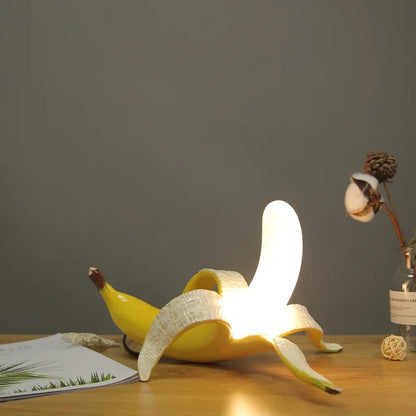 Dekorative Bananenlampe – Moderne Tischleuchte für stilvolle Inneneinrichtung | Brehn