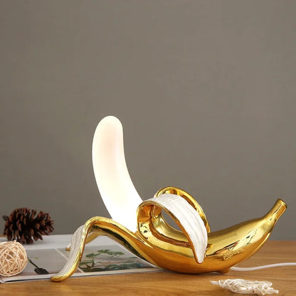 Dekorative Bananenlampe – Moderne Tischleuchte für stilvolle Inneneinrichtung | Brehn