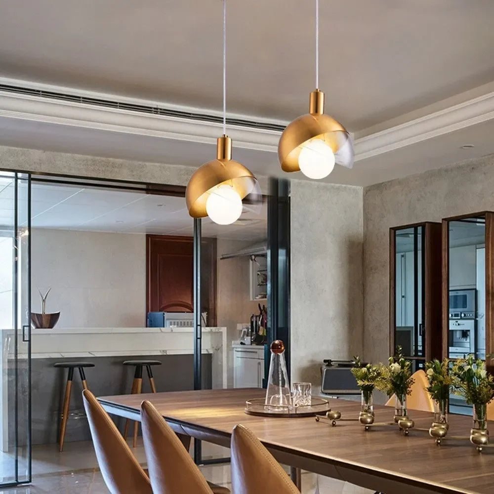 Moderne goldene Pendelleuchten für Esszimmer und Küche, elegantes Design mit Kugelleuchten | Brehn