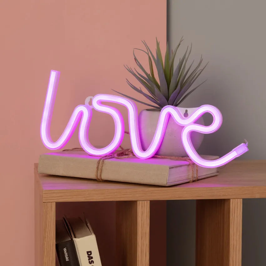 Brehn | Liebe Neon Buchstaben | Erstelle eine romantische Szene
