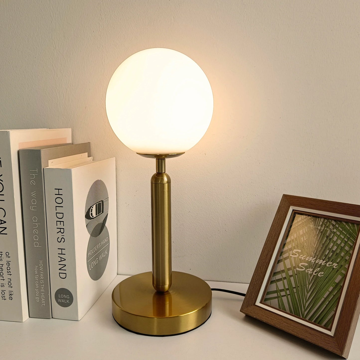 Nordic LED-Tischlampe mit Glasball – Minimalistisches Design für Wohnzimmer und Schlafzimmer | Brehn