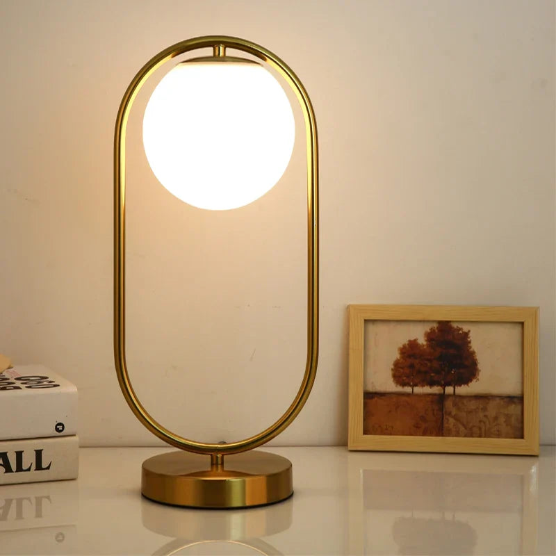 Nordic LED-Tischlampe mit Glasball – Minimalistisches Design für Wohnzimmer und Schlafzimmer | Brehn