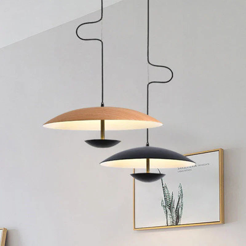 Moderne LED Pendelleuchte – Skandinavisches Design aus Holz und Metall | Brehn