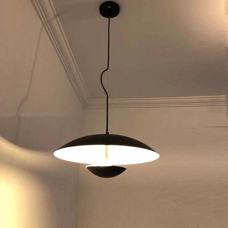 Moderne LED Pendelleuchte – Skandinavisches Design aus Holz und Metall | Brehn