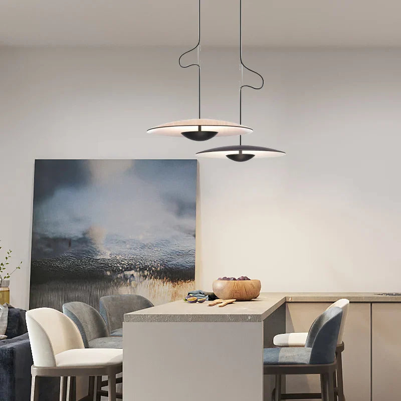 Moderne LED Pendelleuchte – Skandinavisches Design aus Holz und Metall | Brehn