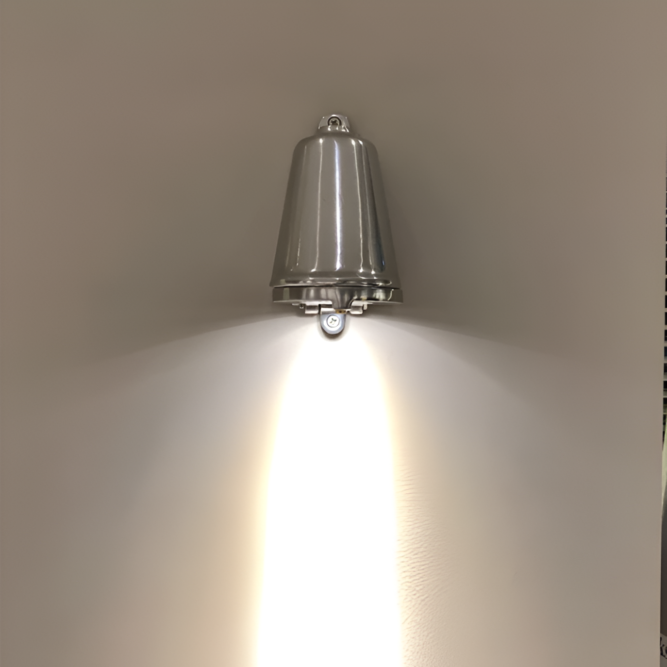 Brehn | Minimalistische LED Außenwandleuchte