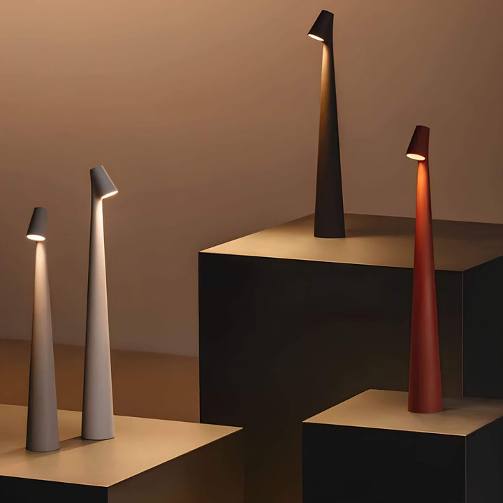 Brehn | Nordische Eleganz Stehlampe - Stilvolle und dimmbare Beleuchtung für moderne Innenräume