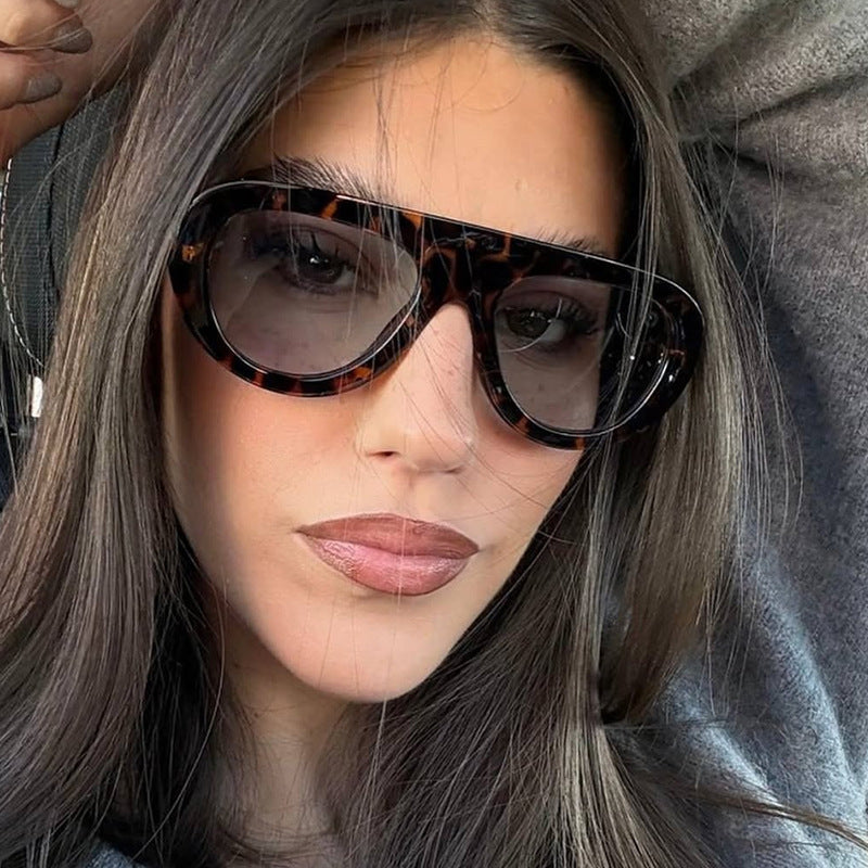 Damen modische oversized Sonnenbrille mit schützendem UV-Filter Brehn