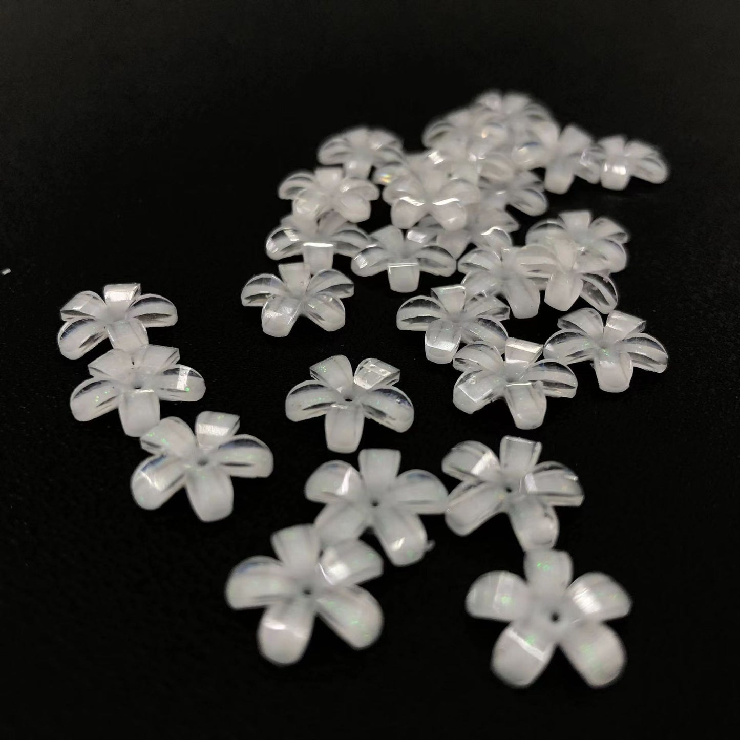 Zarte Acrylblütenapplikationen Brehn