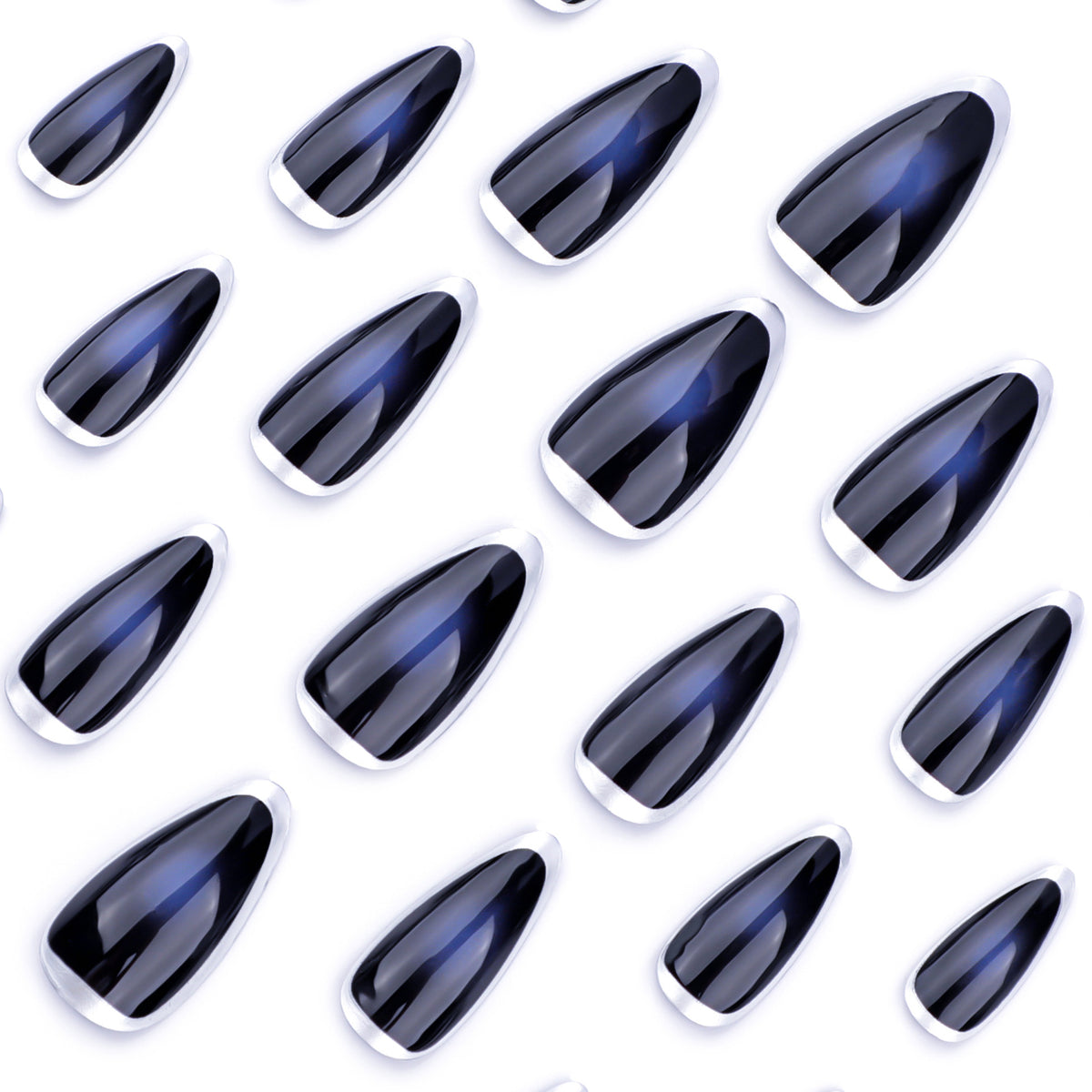 Kunstvolle Stiletto-Nägel mit Glamourösem Metallic-Finish Brehn