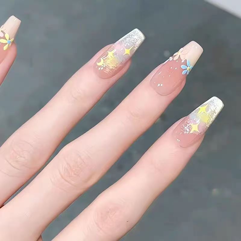 Premium Floral Press-On Nail Set Brehn