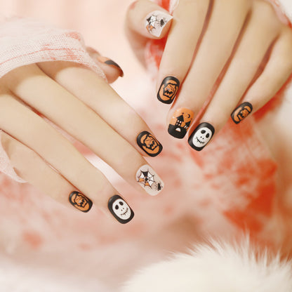 Kunstvolle Nagelverlängerungen mit kreativen Augen-Design Brehn