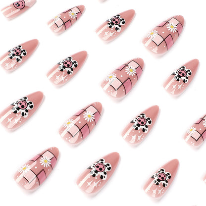 Kunstvolle Nagelverlängerungen mit verspieltem Design und einzigartigen Motiven Brehn