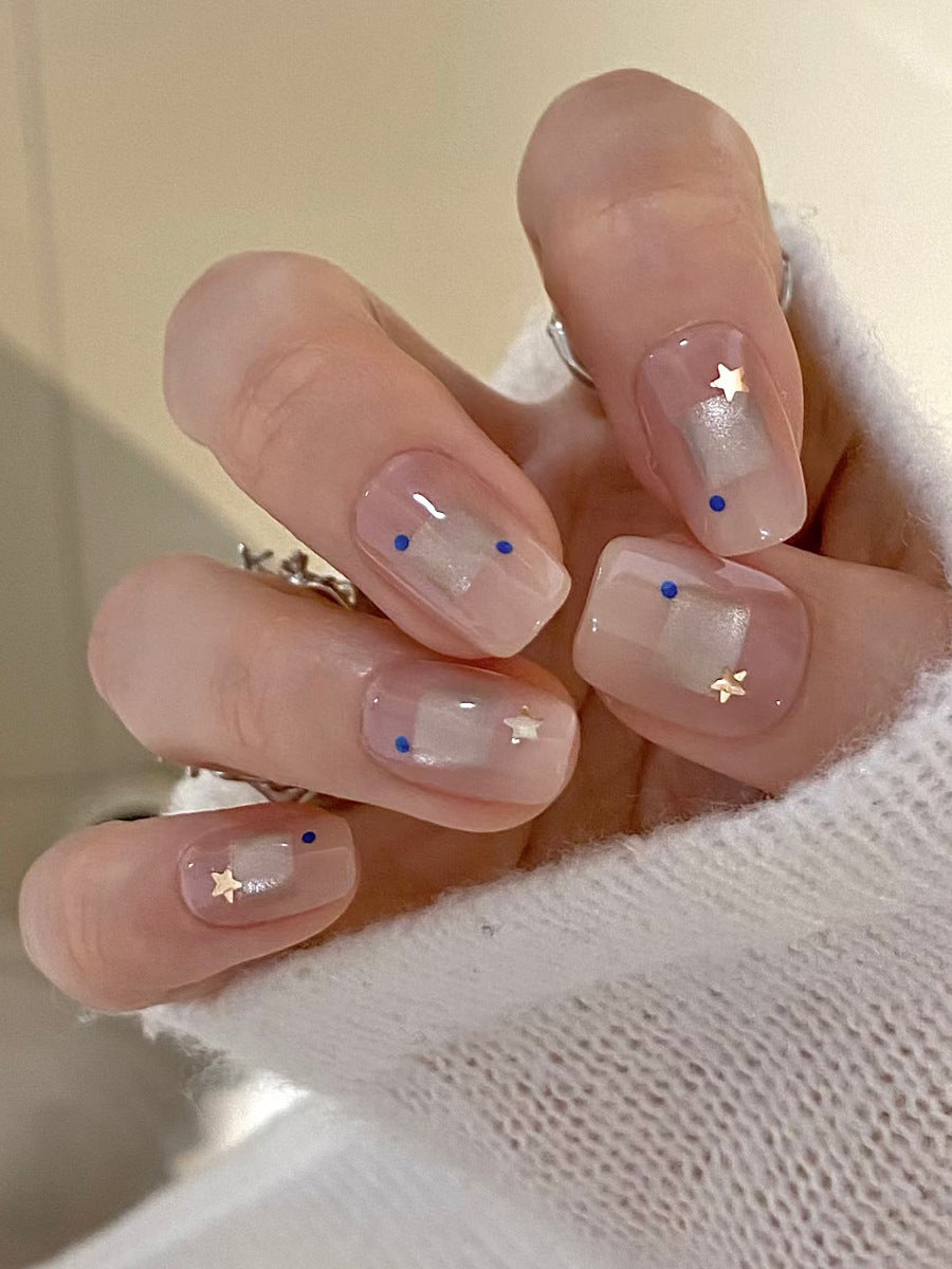 Elegantes Press-On-Nageldesign-Set mit Stern- und Punktmustern Brehn