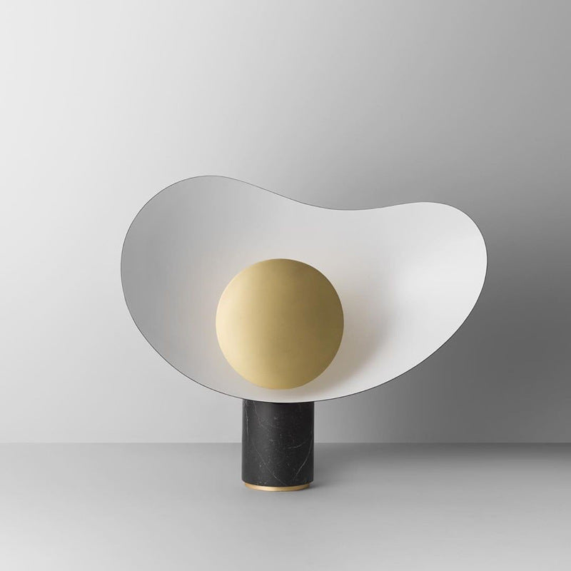 Künstlerische Skulpturale Tischlampe