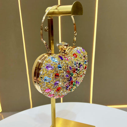 Aufwändige, mit Kristallen verzierte Abend-Clutch