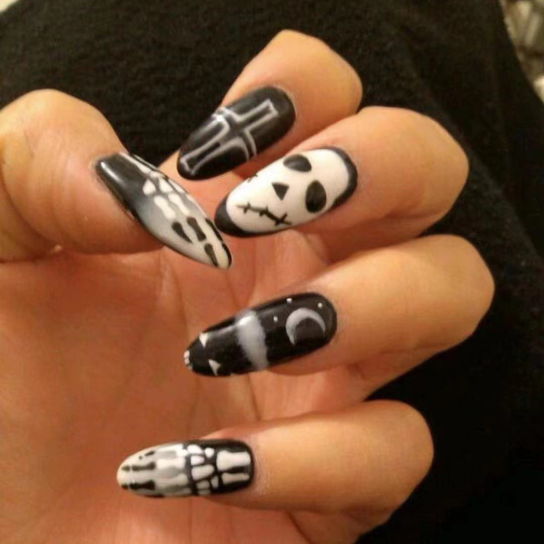 Kunstvolle Nagelverlängerungen mit kreativen Augen-Design Brehn