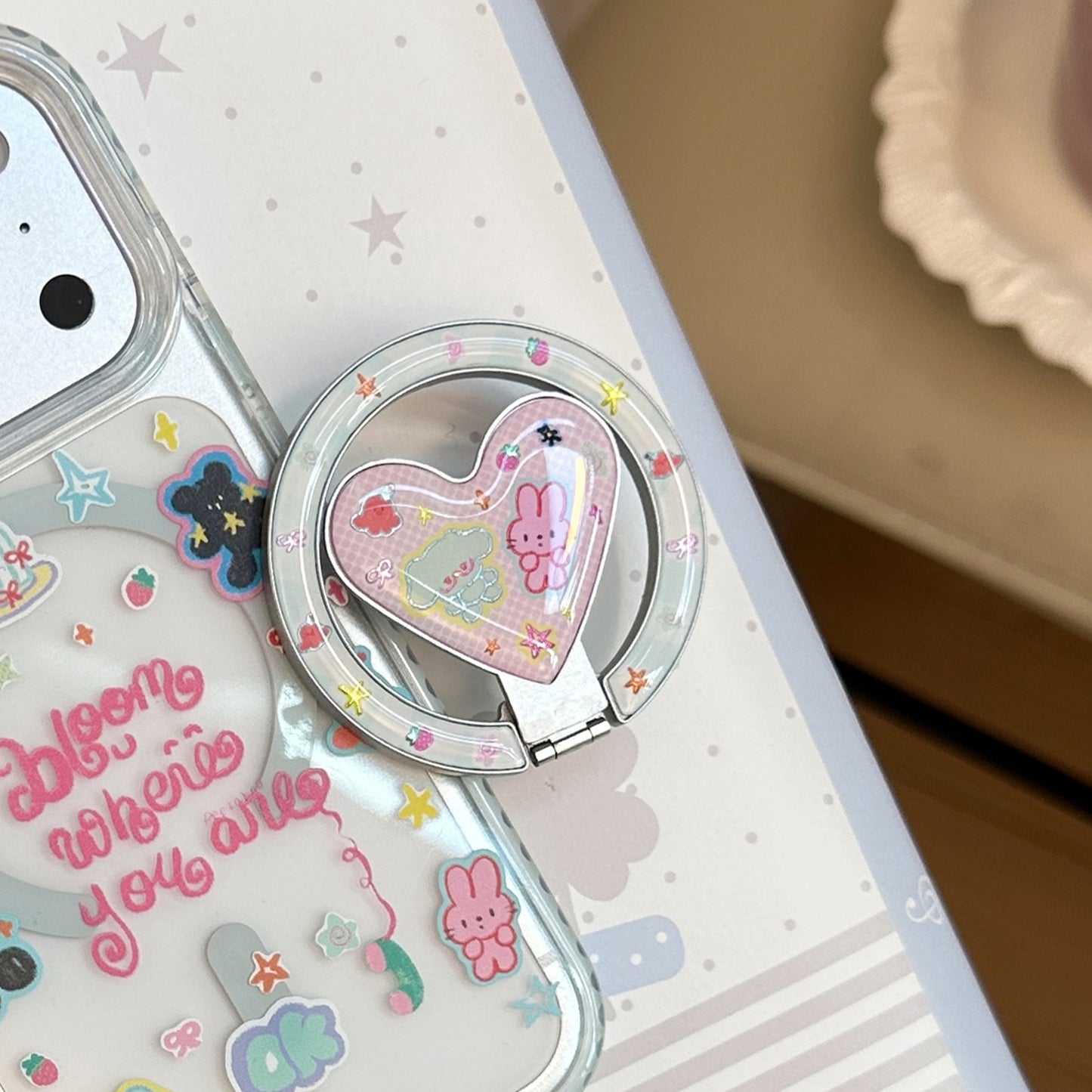 Herzförmiger Smartphone Fingerhalter mit Kawaii Design Brehn